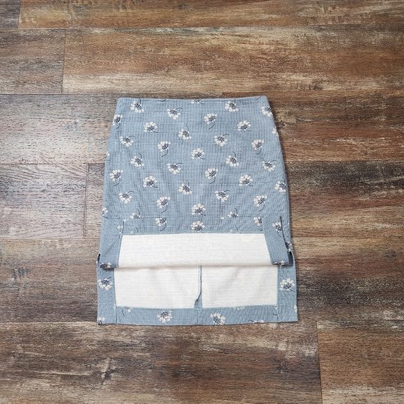 LOFT OUTLET FLORAL PENCIL SKIRT W/SIDE SLITS SIZE 8 - Picture 8 of 8